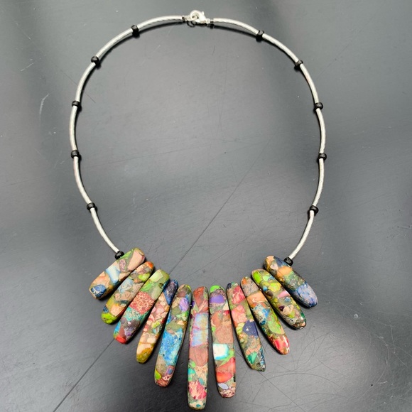 💕💎💕Multitone stone & silver necklace - Picture 2 of 3